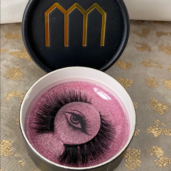 MyT lashes “COCO” - Picture 2 of 3